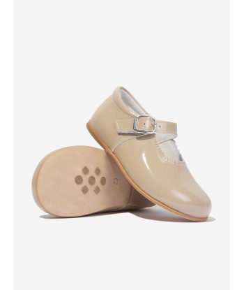 Andanines Girls Patent Leather Mary Jane Shoes in Beige de la marque