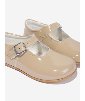 Andanines Girls Patent Leather Mary Jane Shoes in Beige de la marque