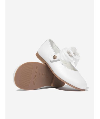 Andanines Girls Leather Flower Shoes in White Voir les baskets