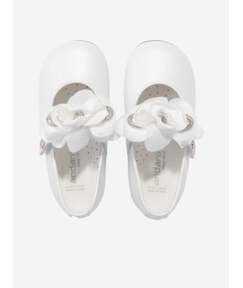 Andanines Girls Leather Flower Shoes in White Voir les baskets