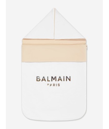 Balmain Baby Logo Nest in White d'Europe débarque