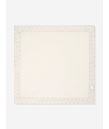 Fendi Baby Logo Blanket in Beige des créatures d'habitude