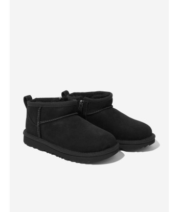 UGG Kids Classic Ultra Mini Boots in Black s'inspire de l'anatomie humaine