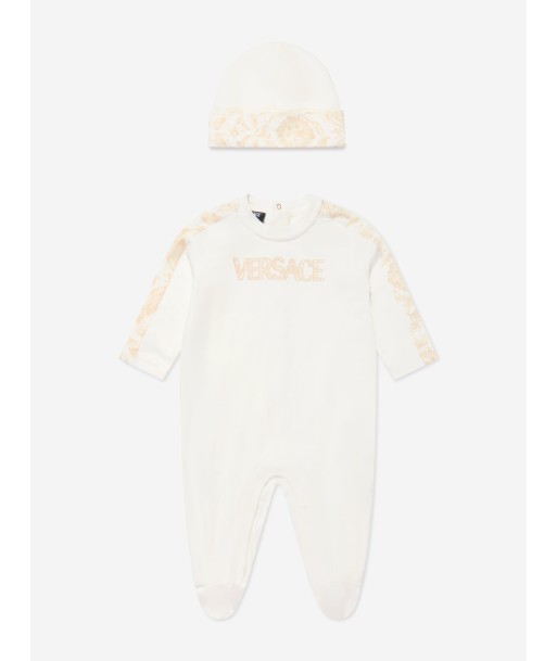 Versace Baby Barocco Bodysuit Gift Set in White Profitez des Offres !